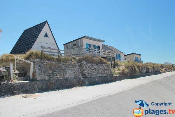 Chalets dans les dunes de la plage de Sangatte