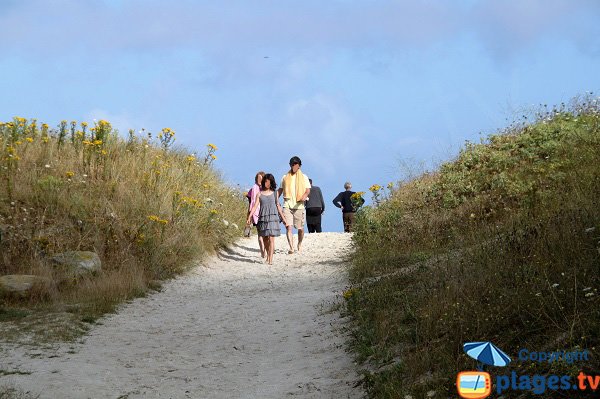 Accès à la plage de Vougot à Guissény