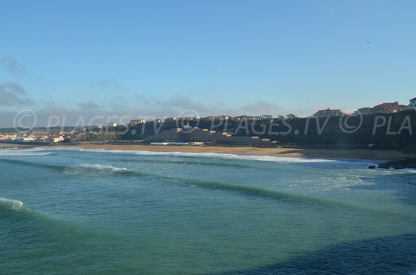 Vue globale de la plage du VVF à Anglet