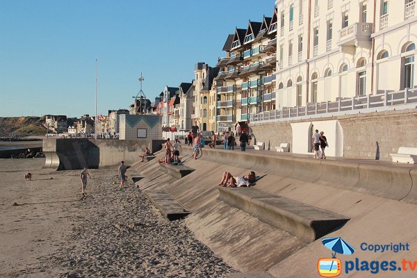 Aid station on the Wimereux beach