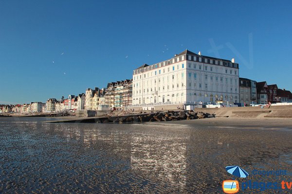 Seaside of Wimereux from the beach