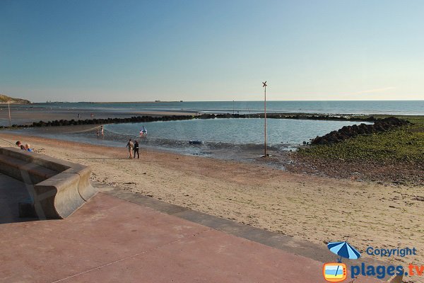 Se baigner à marée basse à Wimereux