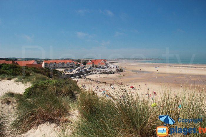 Veduta della spiaggia di Wissant e del suo  lungomare, dalle dune