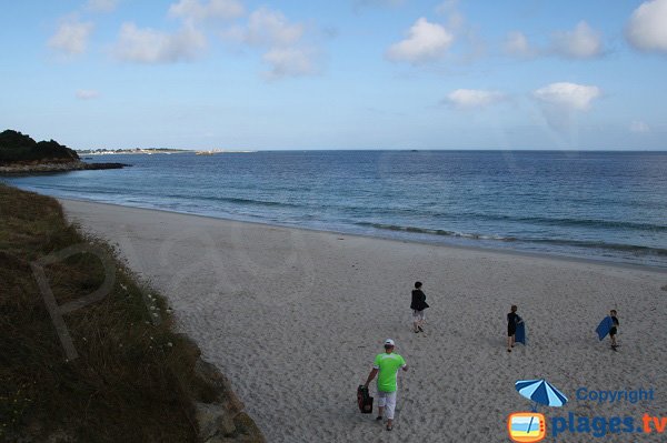 Plage peu fréquentée à Plouguerneau