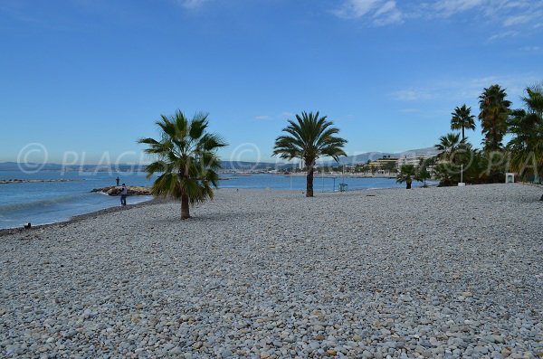 Plage de St Laurent du Var en dessous de Cap 3000