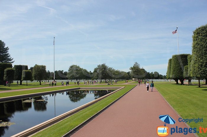 Plan d'eau dans le cimetière américain