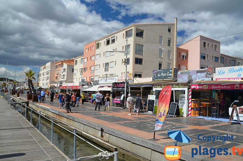 Port du Cap d'Agde avec ses restaurants