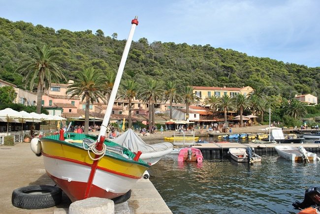 Le port de Port-Cros à proximité de Porquerolles