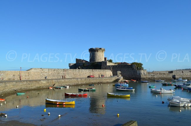 Fort de Socoa avec son port