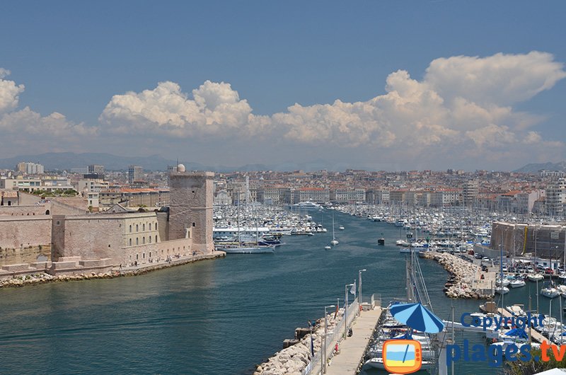 Port de Marseille depuis la colline du château