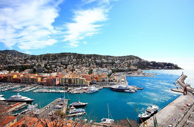 Port de Nice depuis la colline du Château