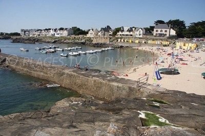 Beach and harbour of Batz sur Mer - France