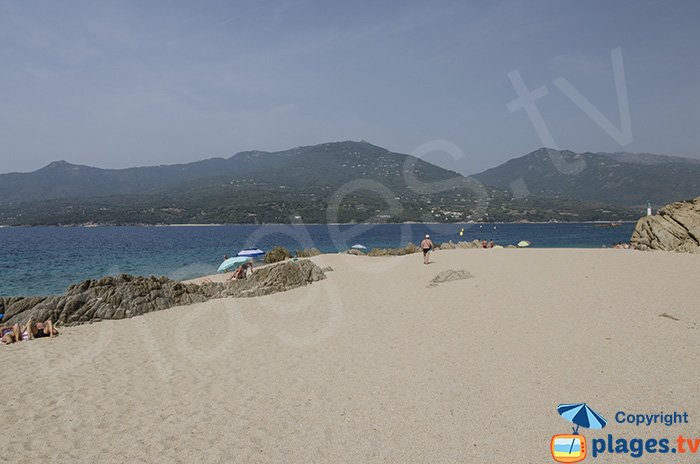 Extrémité de la plage de Puraja ouverte sur le golfe de Propriano