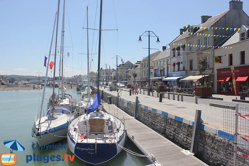 Quai de Port en Bessin dans le Calvados