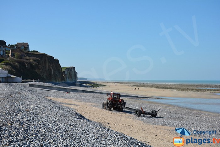 Quiberville plage avec du sable et les falaises