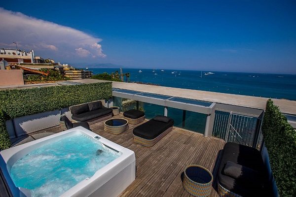 Hôtel avec vue mer à Antibes
