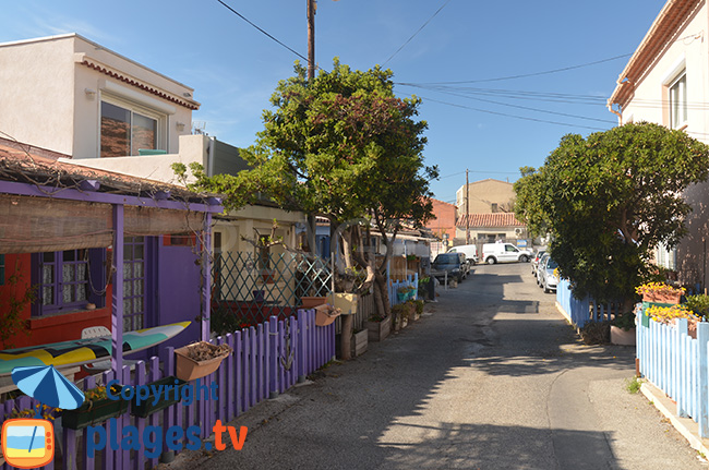 Ruelles au port des Goudes à Marseille