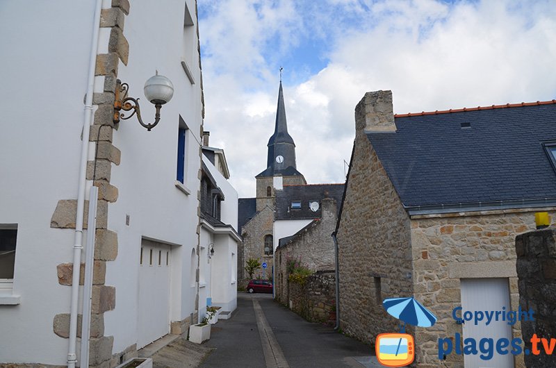 Ruelle de Locmariaquer dans le Morbihan