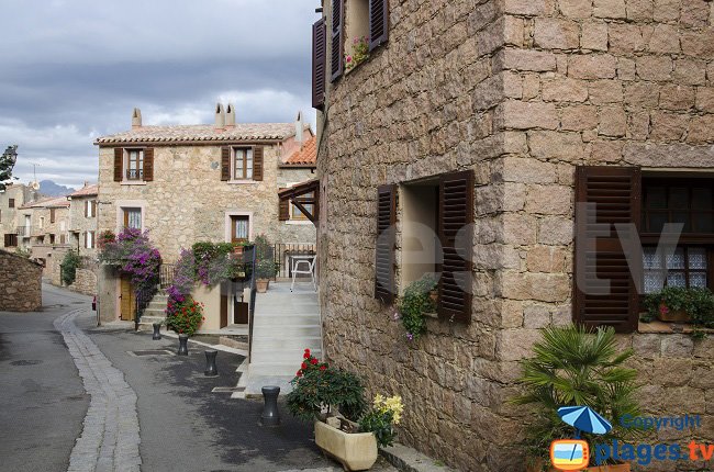 Alley in the village of Piana - Corse