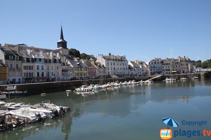 Animation du Palais autour du port - Belle-Ile