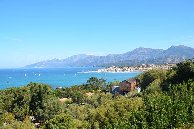 Vue sur St Florent et le Cap Corse depuis le début des Agriates