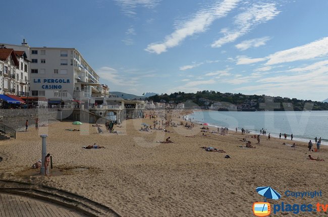 Plage et Pergola de St Jean de Luz