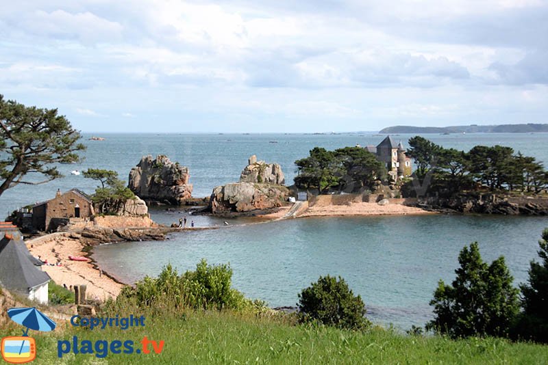 Sud de l'ile de Bréhat au niveau de la crique de Guerzido