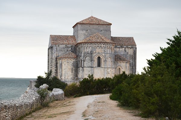 Talmont sur Gironde and its Church of Ste-Radegonde