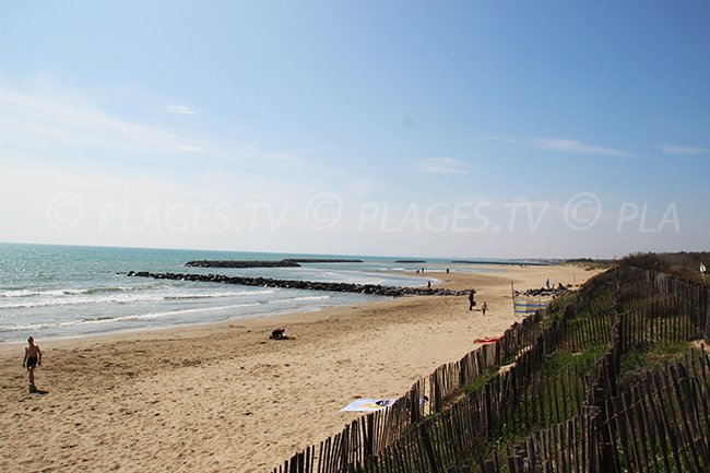 Vias-Plage: une longue étendue de sable