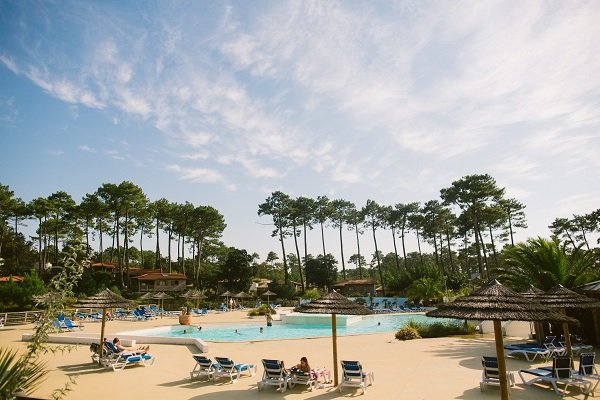 Piscine du camping Naturéo à Seignosse