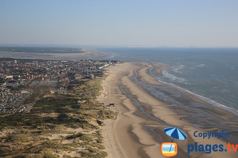 Vue aérienne de Berck au niveau des dunes du Nord