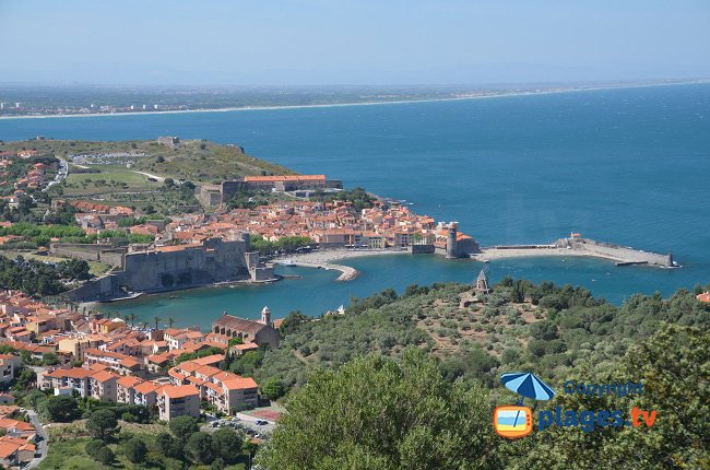 Vue sur Collioure depuis le fort St Elme