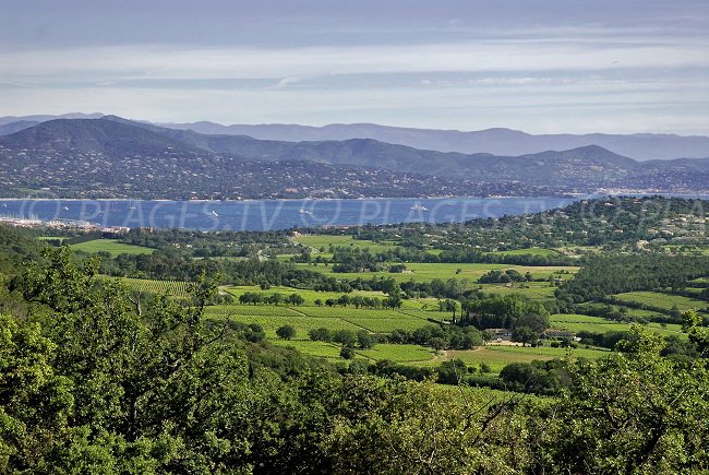 Vue depuis le village de Gassin