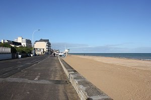 caen plage image